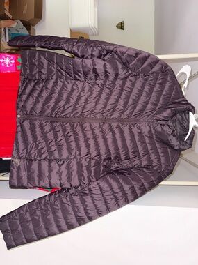 Old Navy Quilted Puffer Jacket in Deep Plum